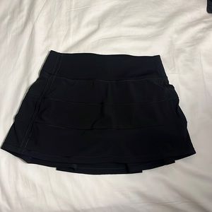 Lululemon Pace Rival Mid-Rise black skirt. Size 2.